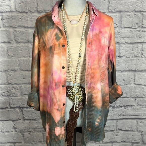 Reworked/upcycled flannel shirt - Picture 1 of 7